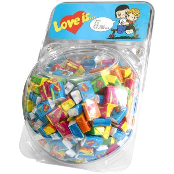 Жевательная резинка Love is…, микс-вкус, 4,2г (упаковка сфера) Жевательная резинка Love is…, микс-вкус, 4,2г (упаковка сфера)